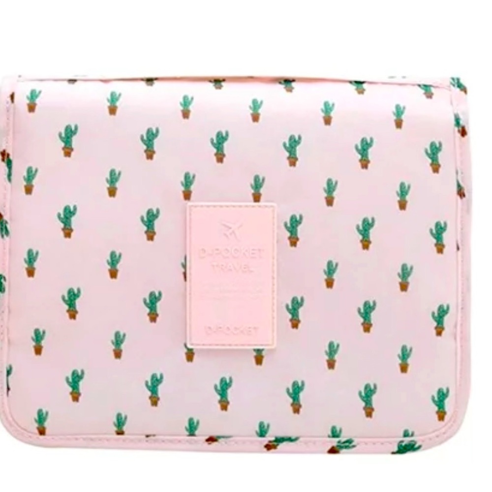 Mossio Travel Pink and Green Cactus Print Travel cosmetic/toiletry bag. NWOT